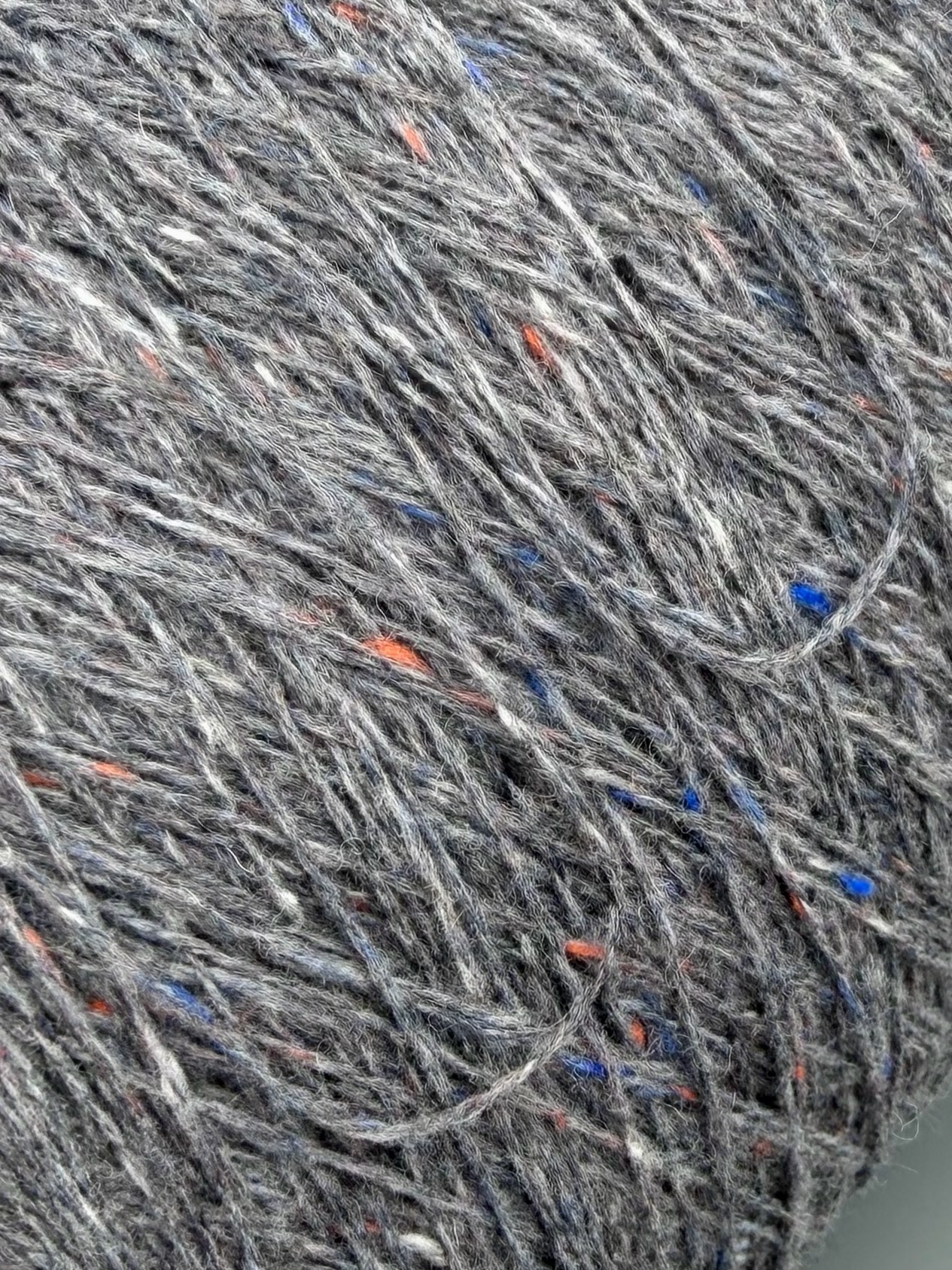 New Mill Tweed Birt 2/12 – Tweedgarn auf Konus Grau
